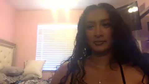 Snapshot of noemi_1854372 chatting on 10-10-25, 10:42 noemi_1854372 online show from 10-10-25, 10:42