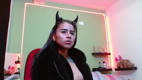 Noha Thomson online show from 02-14-25, 02:18