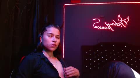 Noha Thomson online show from 12-23-25, 03:15