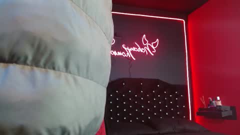 Snapshot of noha_thomson chatting on 03-07-26, 07:44 Noha Thomson online show from 03-07-26, 07:44