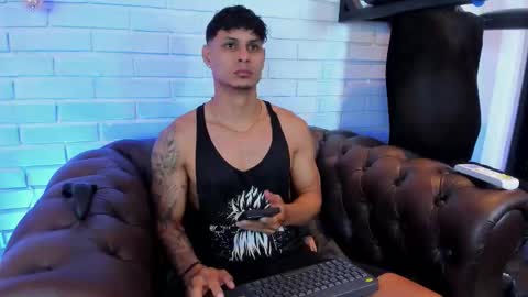 Snapshot of nohanhunter chatting on 10-06-25, 11:40 nohanhunter online show from 10-06-25, 11:40