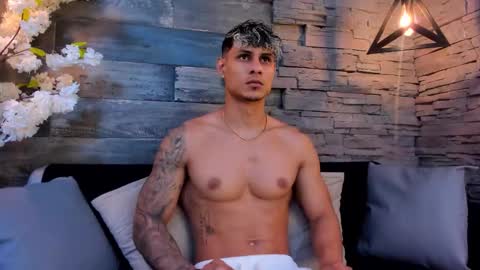 Snapshot of nohanhunter chatting on 11-12-25, 11:32 nohanhunter online show from 11-12-25, 11:32