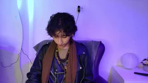 maxie online show from 10-10-25, 04:00