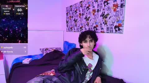 maxie online show from 11-08-25, 04:23