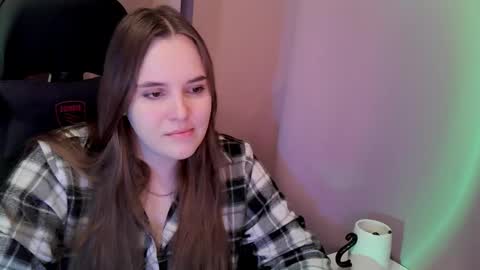 noir_ember_ online show from 12-21-25, 12:34