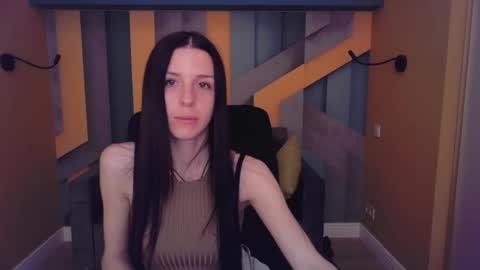 Snapshot of noirdiva chatting on 05-17-26, 06:00 NoirDiva online show from 05-17-26, 06:00