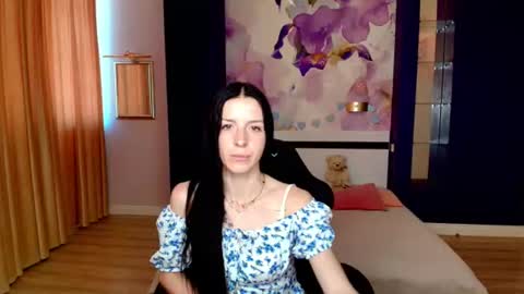 NoirDiva online show from 06-25-26, 06:40
