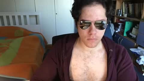 Snapshot of nongay379444 chatting on 12-31-24, 10:37 nongay379444 online show from 12-31-24, 10:37