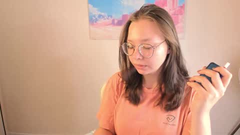 Snapshot of noora_moore chatting on 10-02-25, 01:34 NOORA online show from 10-02-25, 01:34