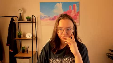 Snapshot of noora_moore chatting on 10-06-25, 01:03 NOORA online show from 10-06-25, 01:03