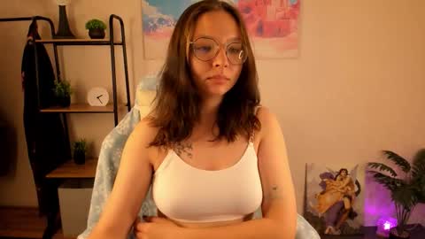 Snapshot of noora_moore chatting on 10-07-25, 12:52 NOORA online show from 10-07-25, 12:52