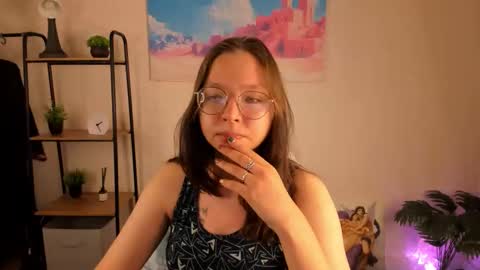 Snapshot of noora_moore chatting on 10-20-25, 12:55 NOORA online show from 10-20-25, 12:55