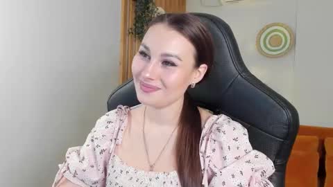 NoraFoxes online show from 02-05-26, 05:34