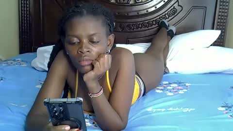 Snapshot of norah_pure chatting on 09-16-25, 06:25 norah_pure online show from 09-16-25, 06:25