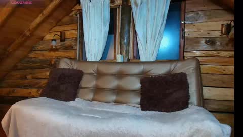 Nordik and clementine online show from 11-18-25, 01:00