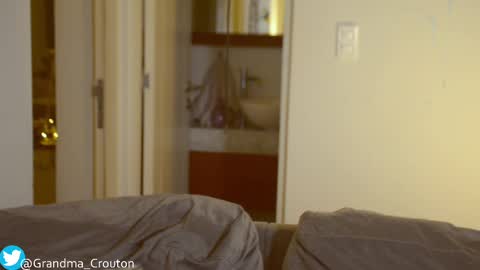 Ariane online show from 02-26-25, 04:47