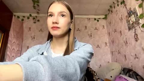Lina online show from 09-15-25, 06:35