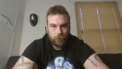 Snapshot of norsirish chatting on 10-18-25, 01:23 norsirish online show from 10-18-25, 01:23