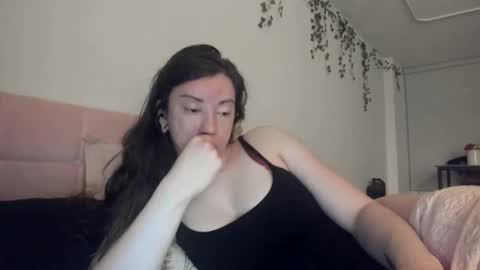 Snapshot of nortar9766 chatting on 04-14-26, 12:38 Emily snow online show from 04-14-26, 12:38