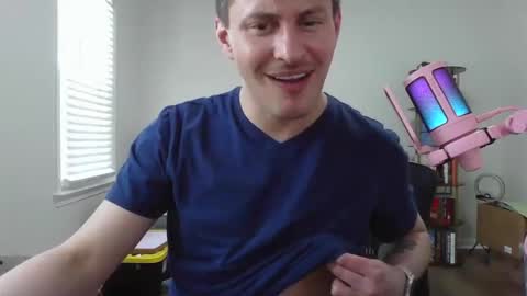Snapshot of northofsouth_xxx chatting on 05-13-26, 04:04 northofsouth_xxx online show from 05-13-26, 04:04