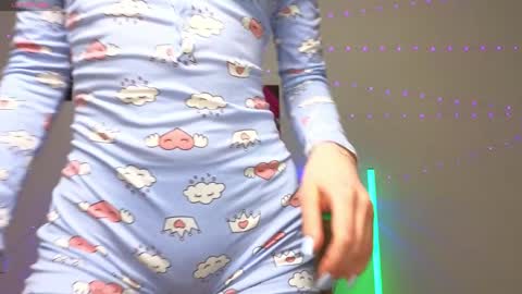 Snapshot of not_yourtoy chatting on 01-16-25, 02:08 Hello My name is Helene NTMU Finger up if u like what u see online show from 01-16-25, 02:08