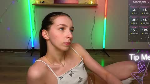 Snapshot of not_yourtoy chatting on 01-24-25, 05:21 Hello My name is Helene NTMU Finger up if u like what u see online show from 01-24-25, 05:21