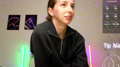Snapshot of not_yourtoy chatting on 02-05-25, 05:09 Hello My name is Helene NTMU Finger up if u like what u see online show from 02-05-25, 05:09