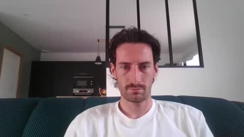 Snapshot of notenic chatting on 10-31-25, 01:23 Notenic online show from 10-31-25, 01:23