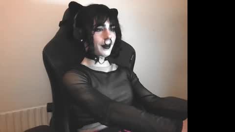Lucy online show from 02-19-25, 05:05