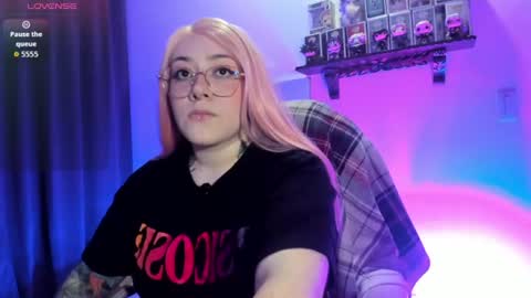 Snapshot of nova_gara chatting on 07-07-26, 01:52 s online show from 07-07-26, 01:52