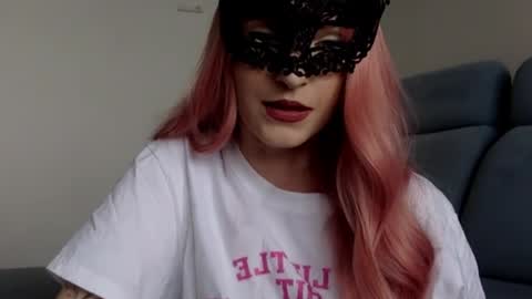 Snapshot of novacute chatting on 03-26-26, 11:05 Nova online show from 03-26-26, 11:05