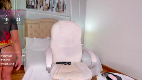 Snapshot of novacyysantos chatting on 12-29-24, 03:13 Andrea online show from 12-29-24, 03:13