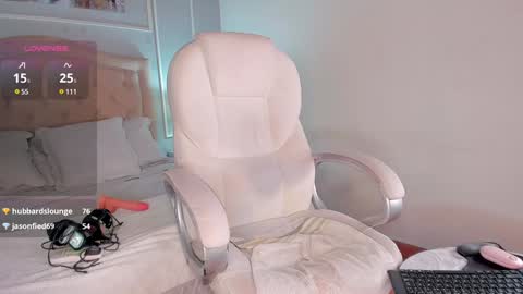 Snapshot of novacyysantos chatting on 01-06-25, 07:13 Andrea online show from 01-06-25, 07:13