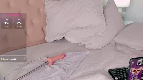 Snapshot of novacyysantos chatting on 02-26-25, 06:32 Andrea online show from 02-26-25, 06:32