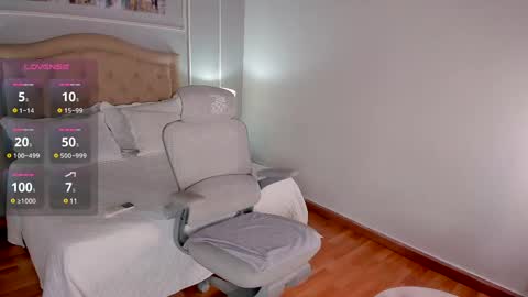 Snapshot of novacyysantos chatting on 03-07-25, 06:11 Andrea online show from 03-07-25, 06:11