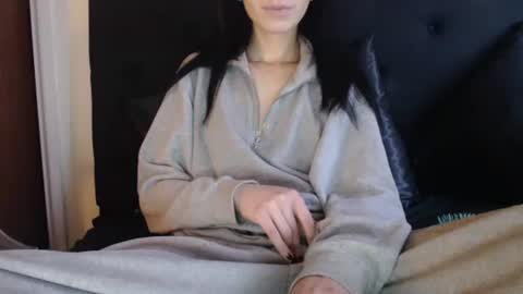 Olivia online show from 10-28-25, 01:47