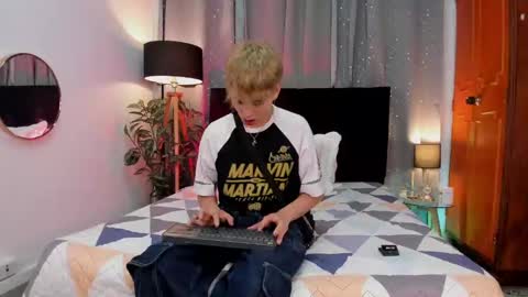 NovayBrian online show from 01-09-25, 04:30