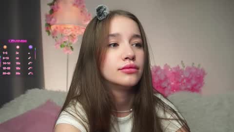 Snapshot of now_you_know chatting on 10-12-25, 01:04 Dina online show from 10-12-25, 01:04