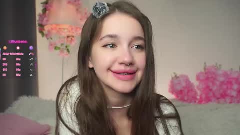 Snapshot of now_you_know chatting on 10-17-25, 01:09 Dina online show from 10-17-25, 01:09