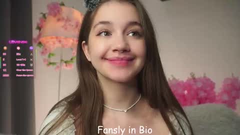 Snapshot of now_you_know chatting on 10-24-25, 01:24 Dina online show from 10-24-25, 01:24