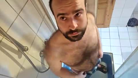 Snapshot of nudechiller chatting on 02-10-26, 09:57 Vinz... online show from 02-10-26, 09:57