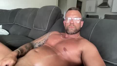 Snapshot of nudemoto chatting on 10-25-25, 03:58 nudemoto online show from 10-25-25, 03:58