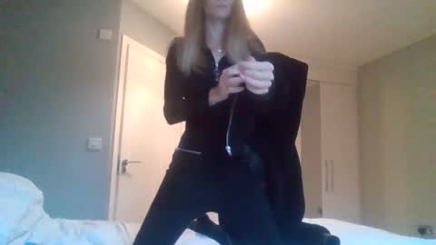 Alice  Nudgeman online show from 10-17-25, 08:17