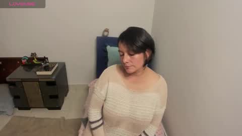 nuit_rose online show from 09-30-25, 01:43