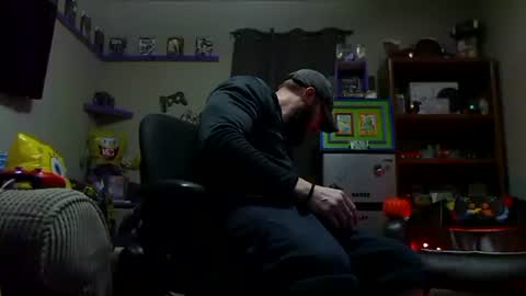 Snapshot of number1dad_ chatting on 10-31-25, 03:29 Awwwww Hey Sweetie Pies. Welcome To The Sweetie Pie Lounge. Enjoy The Dad-Cast. SweetCorny Fun-loving Dad Talk. online show from 10-31-25, 03:29