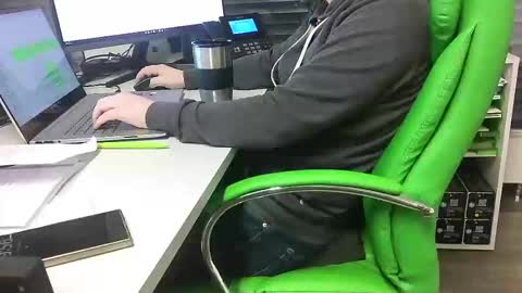 Snapshot of numlove chatting on 12-19-24, 08:56 Slave for Mistress and Master online show from 12-19-24, 08:56