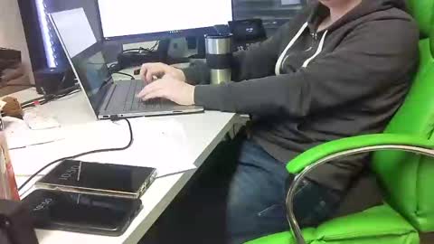 Snapshot of numlove chatting on 12-23-24, 09:49 Slave for Mistress and Master online show from 12-23-24, 09:49