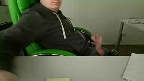 Snapshot of numlove chatting on 12-26-24, 02:05 Slave for Mistress and Master online show from 12-26-24, 02:05