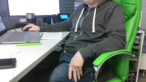 Snapshot of numlove chatting on 01-20-25, 01:42 Slave for Mistress and Master online show from 01-20-25, 01:42