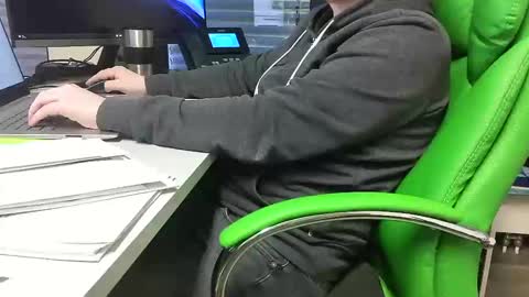 Snapshot of numlove chatting on 02-17-25, 10:40 Slave for Mistress and Master online show from 02-17-25, 10:40